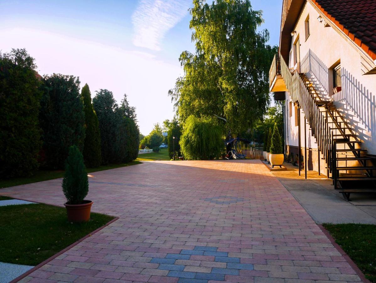 Tenisz Vendeghaz Ordacsehi Exterior foto